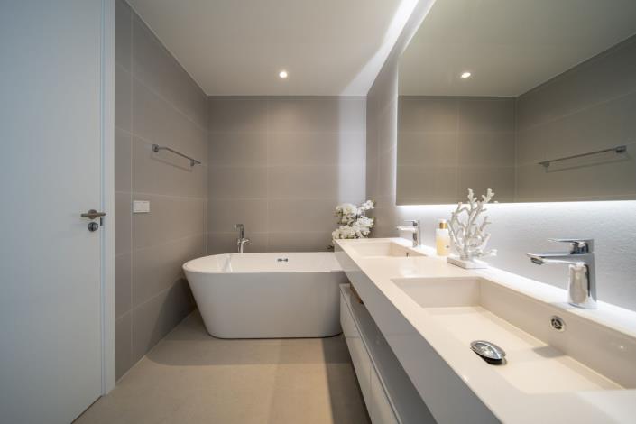 Image No.12-4 Bed Semi-Detached for sale