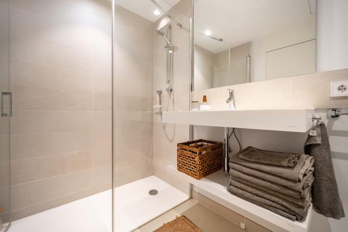 Image No.25-2 Bed Apartment for sale