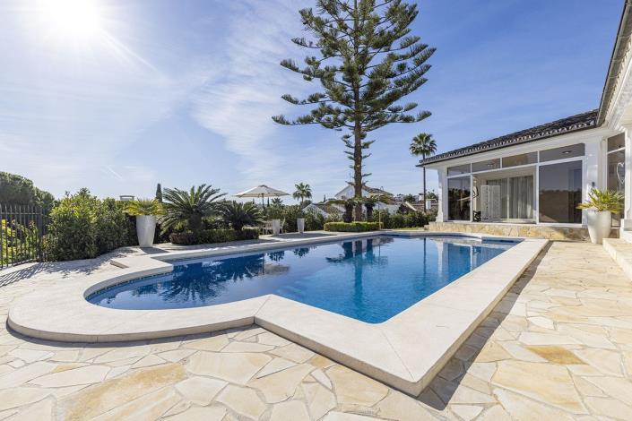 Image No.5-4 Bed Villa / Detached for sale