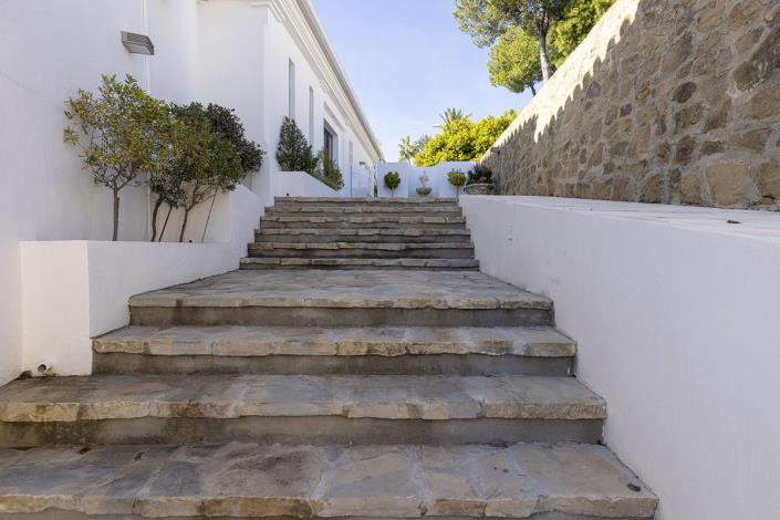 Image No.14-4 Bed Villa / Detached for sale