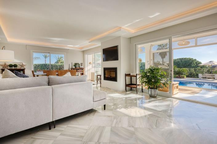 Image No.20-4 Bed Villa / Detached for sale