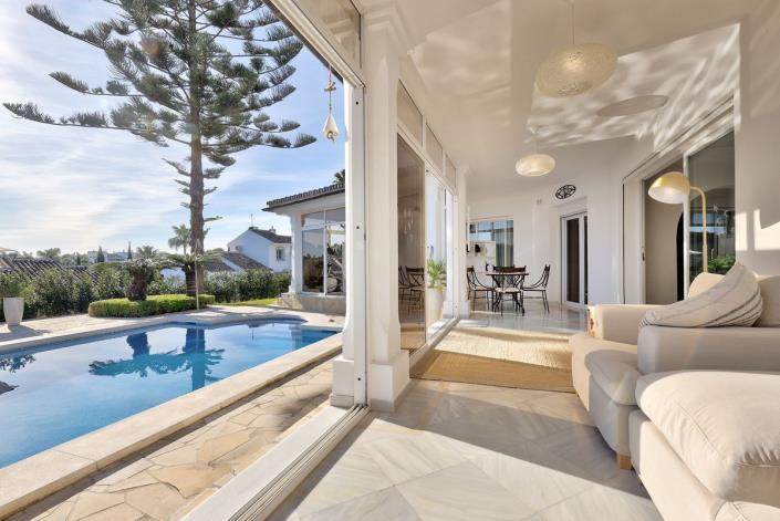 Image No.28-4 Bed Villa / Detached for sale