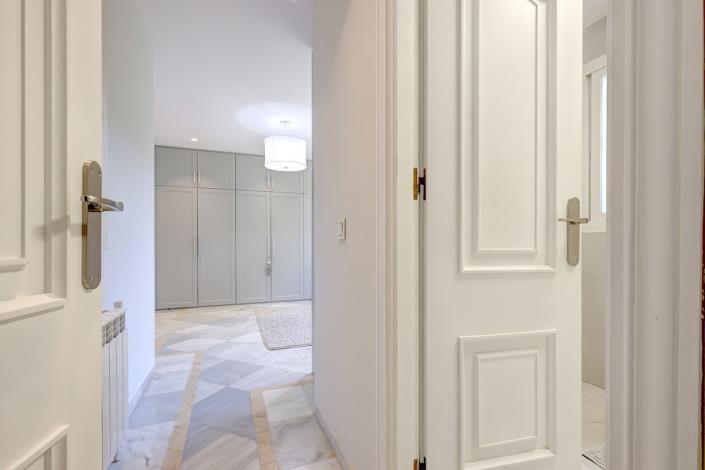 Image No.30-4 Bed Villa / Detached for sale