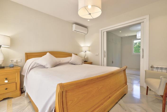 Image No.34-4 Bed Villa / Detached for sale