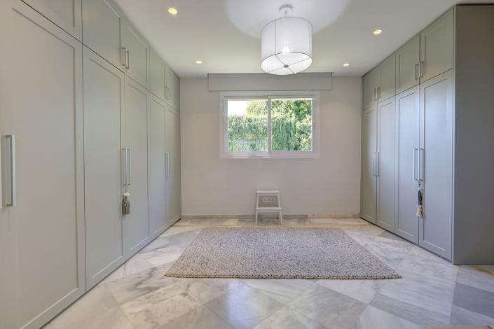 Image No.36-4 Bed Villa / Detached for sale