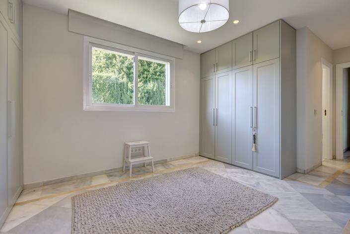 Image No.38-4 Bed Villa / Detached for sale