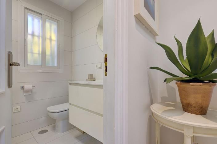 Image No.50-4 Bed Villa / Detached for sale