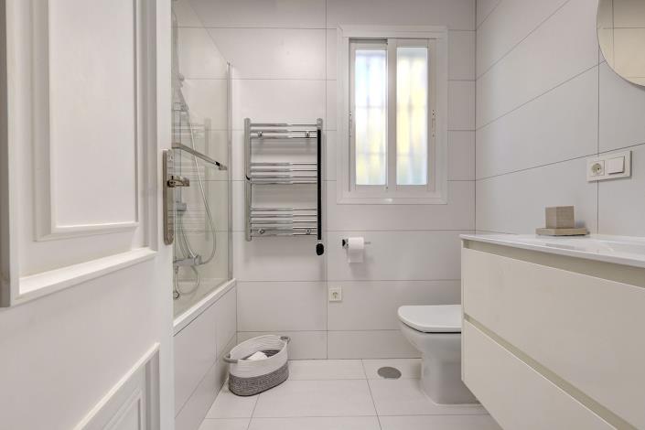 Image No.52-4 Bed Villa / Detached for sale