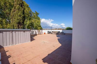 10-bb915d1cb19341576dcdc994b81ab9c5