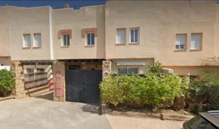 Image No.19-2 Bed Townhouse for sale