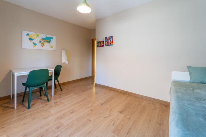 Image No.21-3 Bed Apartment for sale