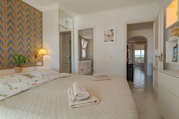 Image No.45-3 Bed Apartment for sale