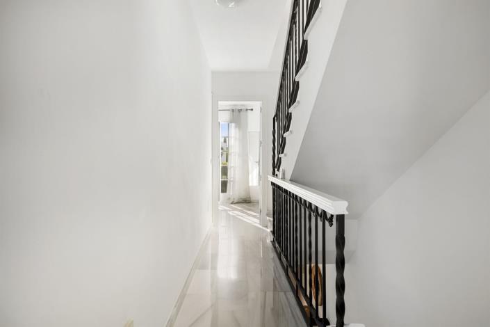 Image No.20-2 Bed Apartment for sale