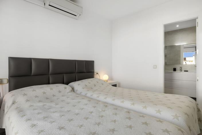 Image No.22-2 Bed Apartment for sale