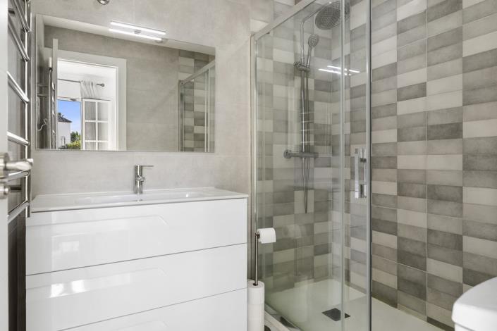 Image No.23-2 Bed Apartment for sale