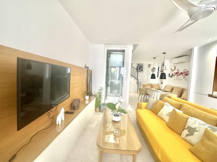 Image No.2-2 Bed Townhouse for sale