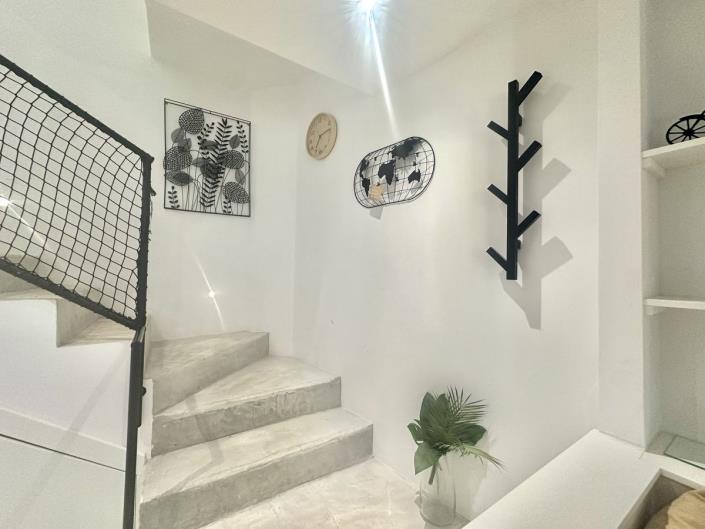 Image No.12-2 Bed Townhouse for sale