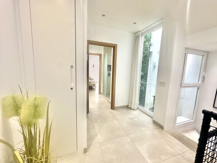 Image No.29-2 Bed Townhouse for sale