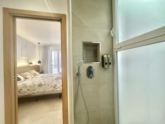 Image No.32-2 Bed Townhouse for sale