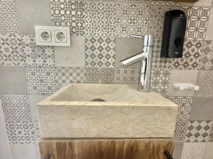 Image No.33-2 Bed Townhouse for sale