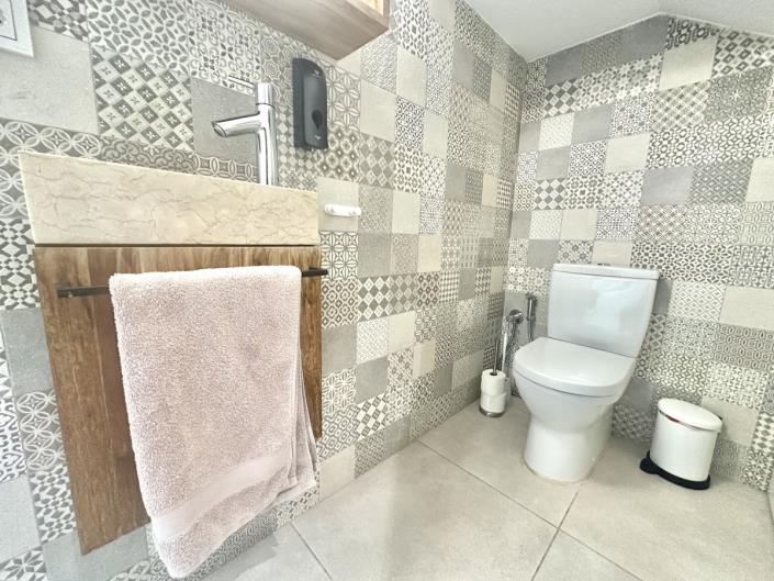 Image No.37-2 Bed Townhouse for sale