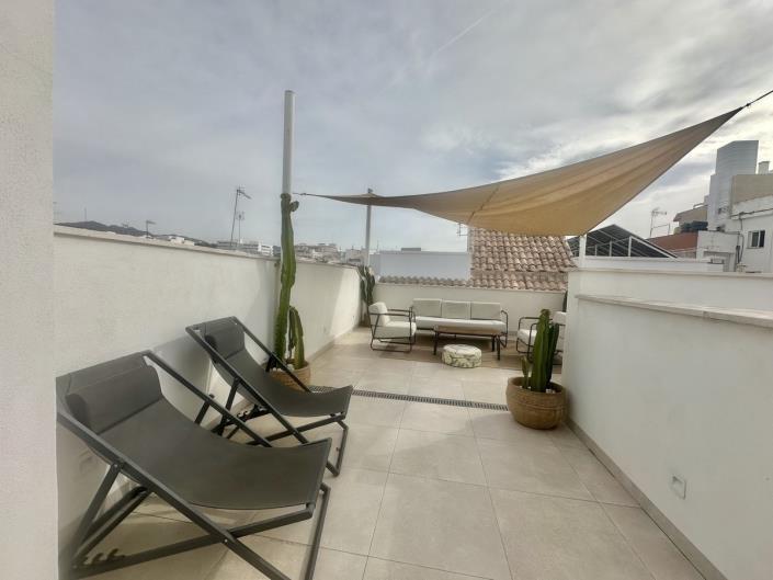 Image No.47-2 Bed Townhouse for sale