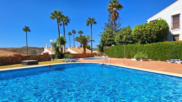 Image No.29-3 Bed Townhouse for sale