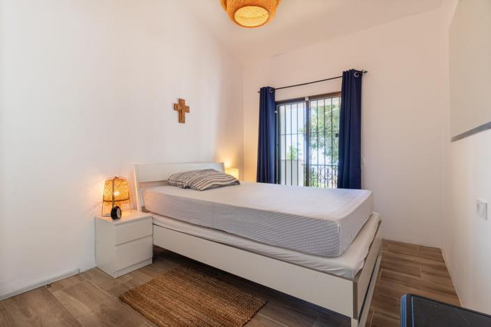 Image No.12-2 Bed Semi-Detached for sale