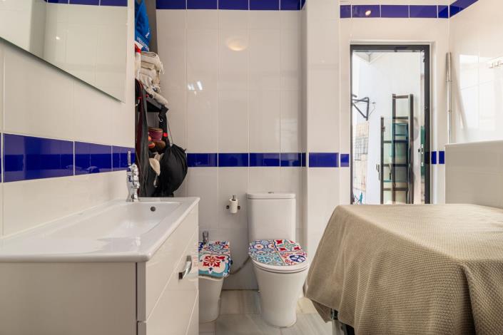 Image No.16-2 Bed Semi-Detached for sale