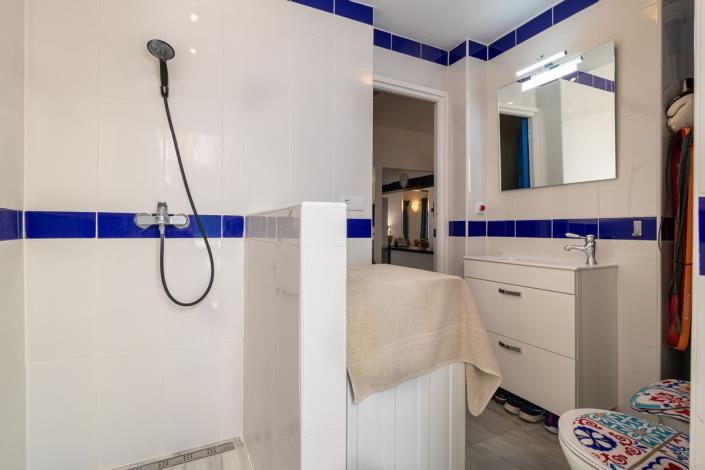 Image No.17-2 Bed Semi-Detached for sale