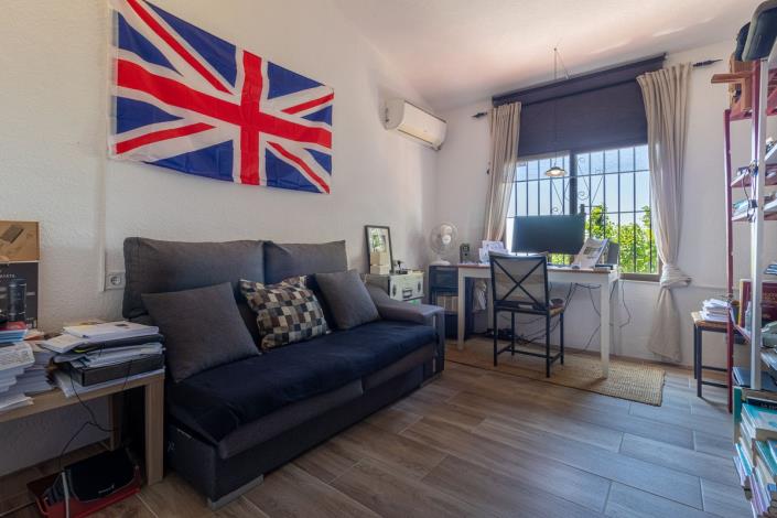 Image No.19-2 Bed Semi-Detached for sale