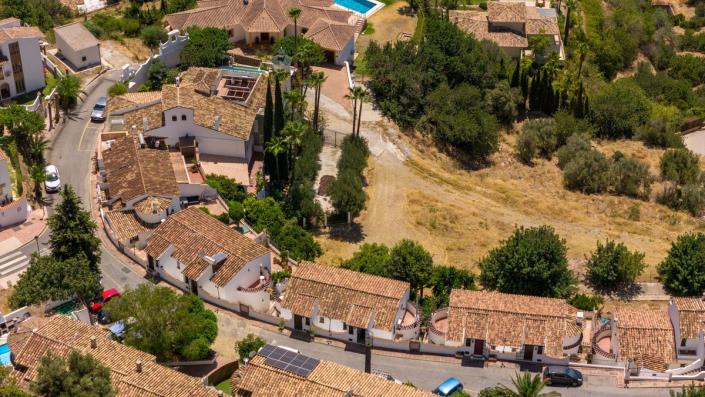 Image No.22-2 Bed Semi-Detached for sale