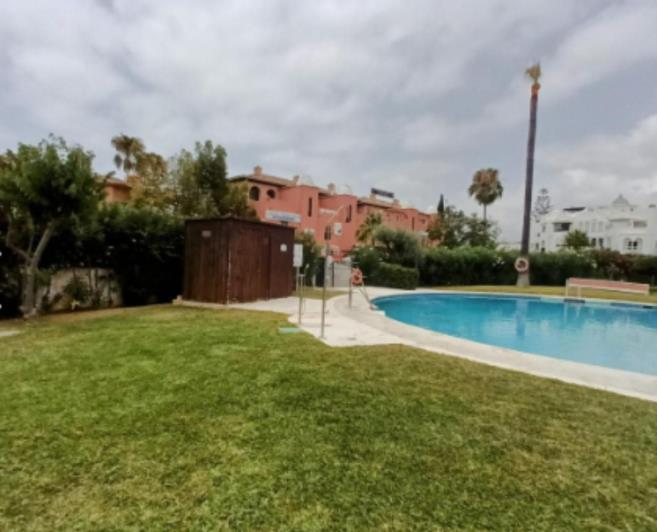 Image No.25-Studio for sale