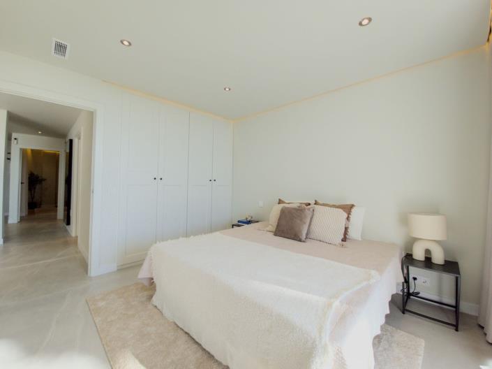 Image No.18-3 Bed Apartment for sale