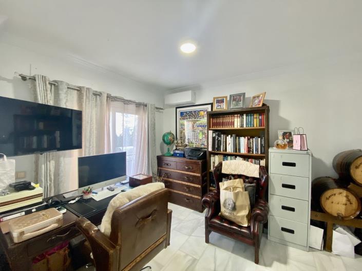 Image No.8-5 Bed Villa for sale