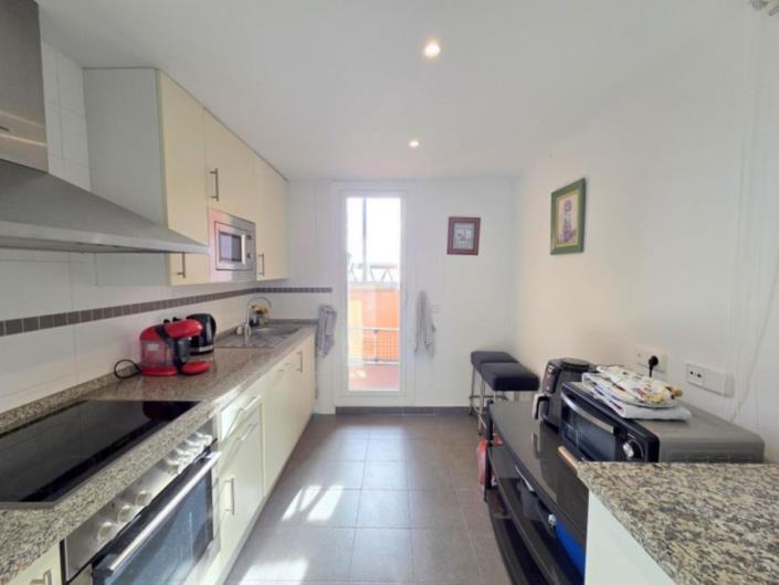 Image No.9-2 Bed Apartment for sale