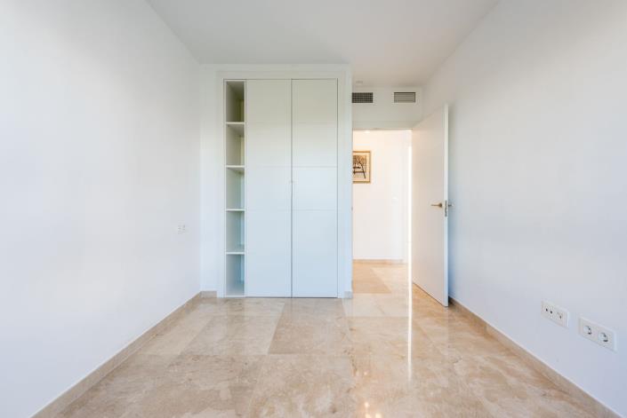 Image No.12-3 Bed Townhouse for sale