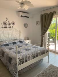 16-ec67b526875bf0124b6ce4328a754439