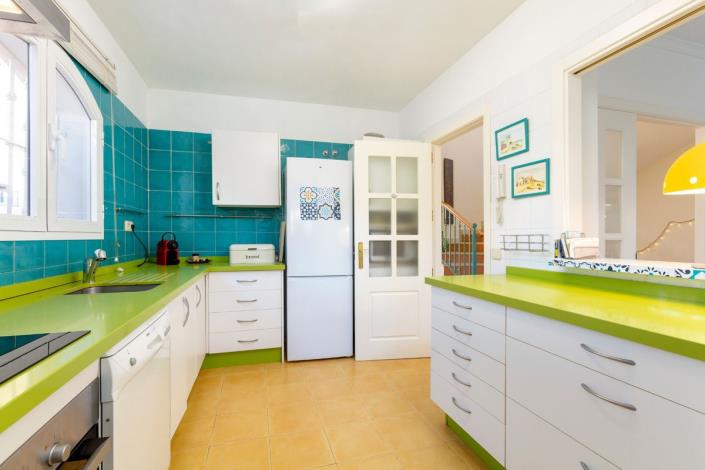 Image No.15-4 Bed Semi-Detached for sale