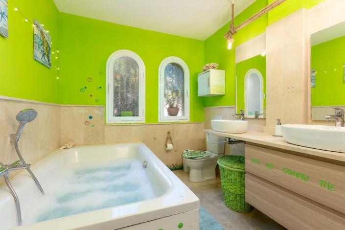 Image No.23-4 Bed Semi-Detached for sale