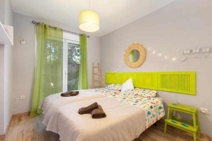 Image No.24-4 Bed Semi-Detached for sale