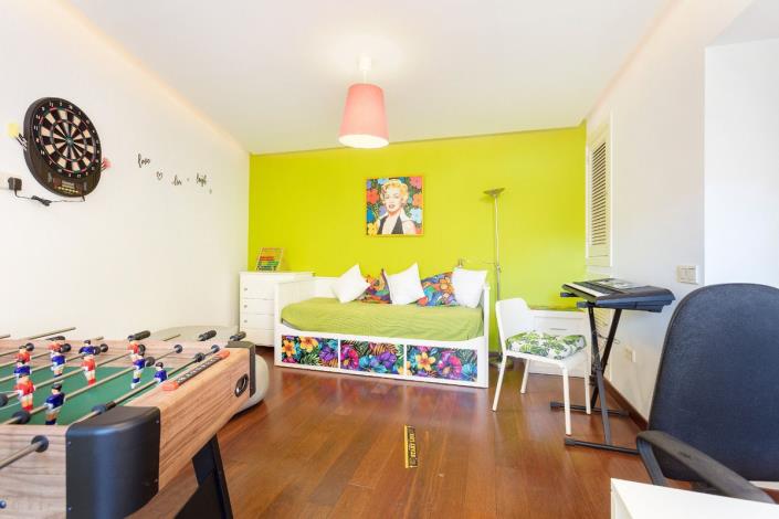 Image No.26-4 Bed Semi-Detached for sale