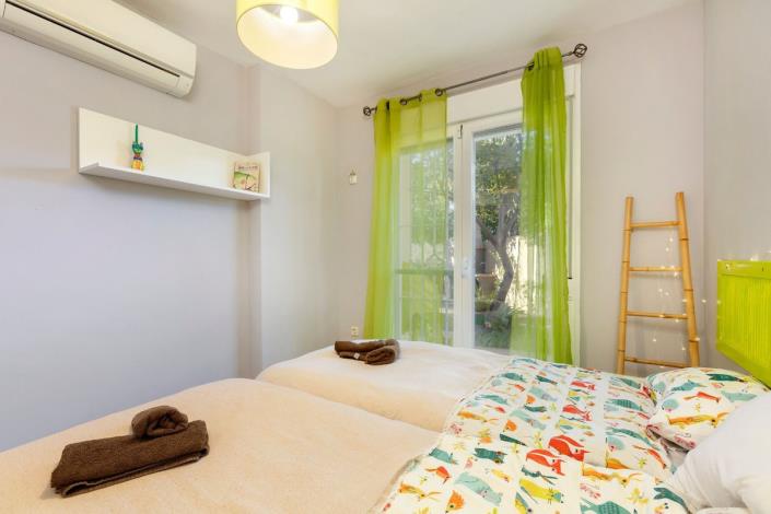 Image No.28-4 Bed Semi-Detached for sale