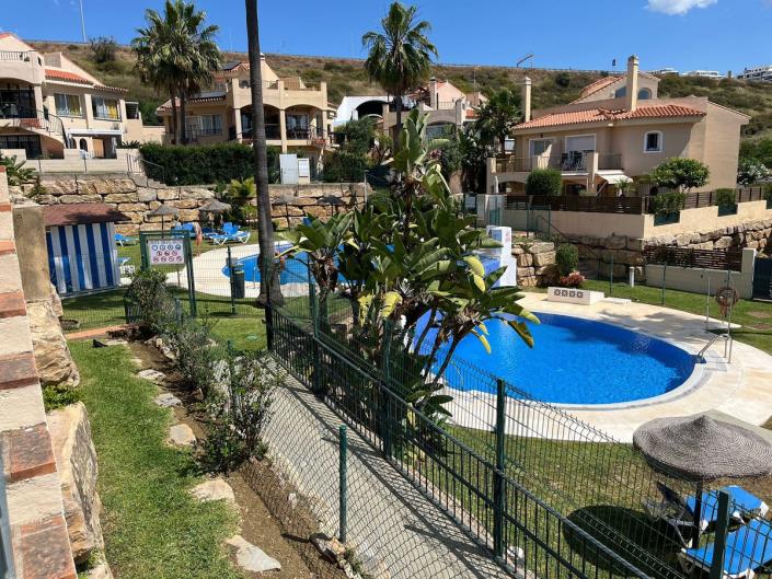 Image No.39-4 Bed Semi-Detached for sale