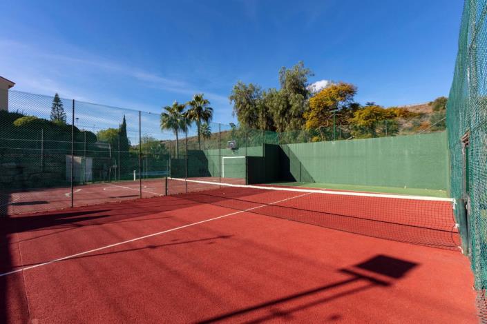 Image No.46-4 Bed Semi-Detached for sale