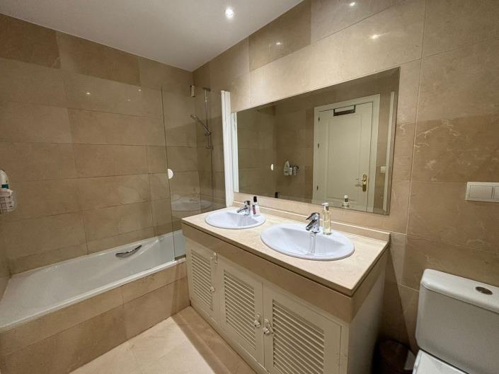 Image No.10-3 Bed Apartment for sale