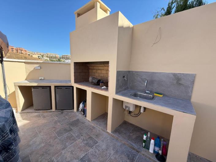 Image No.2-4 Bed Semi-Detached for sale