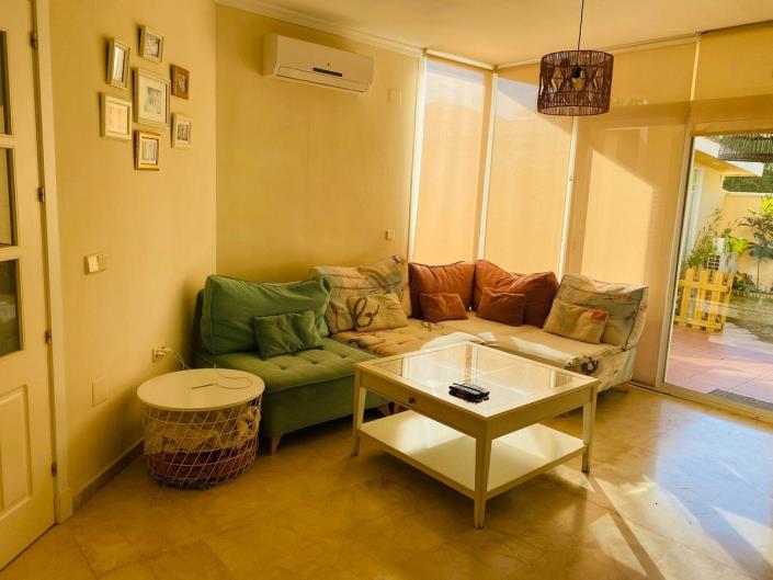 Image No.3-4 Bed Semi-Detached for sale