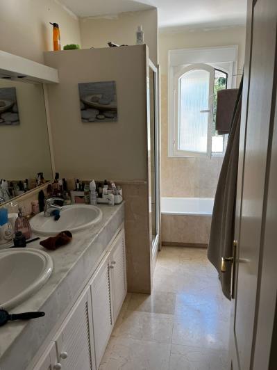 Image No.25-4 Bed Semi-Detached for sale