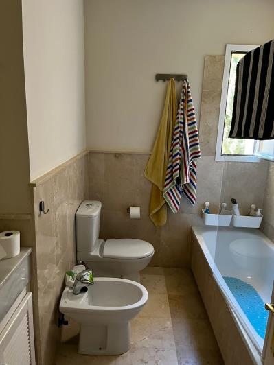 Image No.28-4 Bed Semi-Detached for sale